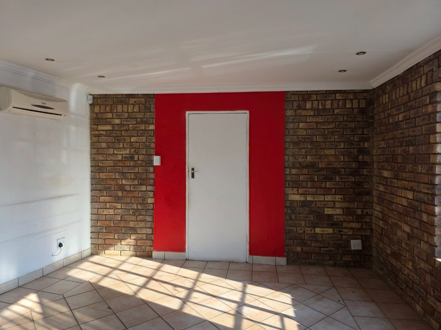 To Let commercial Property for Rent in Schoemansville North West